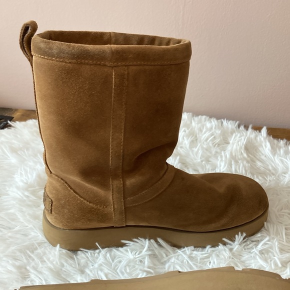 UGG Classic Boot - Picture 10 of 13